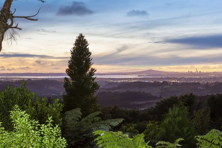 Photo of property in 128 Opanuku Road, Henderson Valley, Auckland, 0612