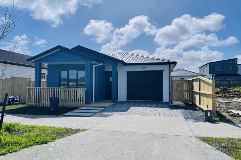 Photo of property in 25 Huringa Road, Karaka, Papakura, 2113