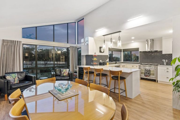 Photo of property in 41 Quadrant Heights, Paraparaumu, 5032