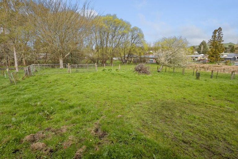 Photo of property in 27 Ballance Street, Raetihi, 4632