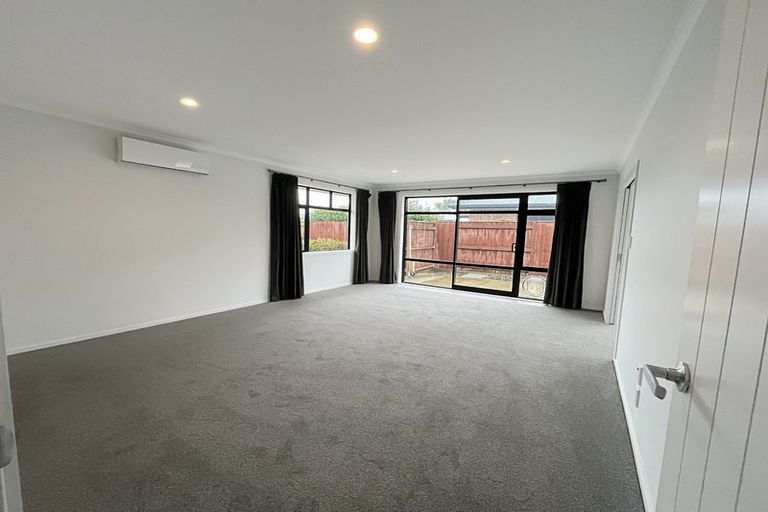 Photo of property in 8 Levi Place, Kelvin Grove, Palmerston North, 4414