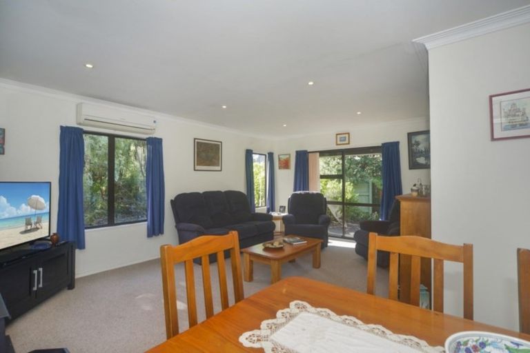 Photo of property in 6 Cobb Place, Otaki, 5512
