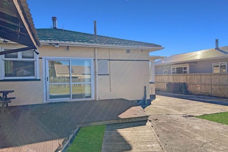 Photo of property in 10 Hargood Street, Woolston, Christchurch, 8062