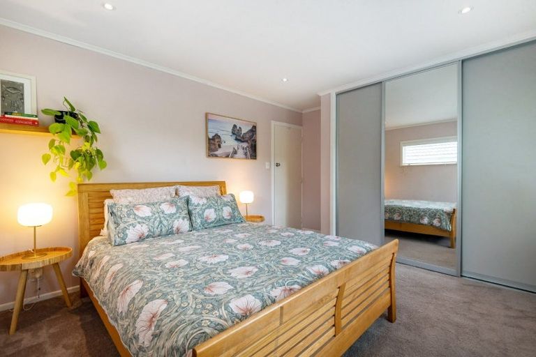 Photo of property in 61 Hanlon Crescent, Narrow Neck, Auckland, 0624