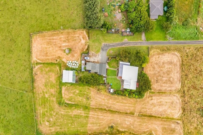 Photo of property in 15 Gilbert Street, Kakaramea, Patea, 4598