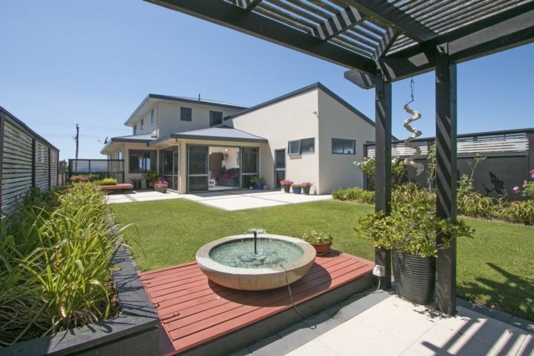 Photo of property in 142 Seaforth Road, Waihi Beach, 3611