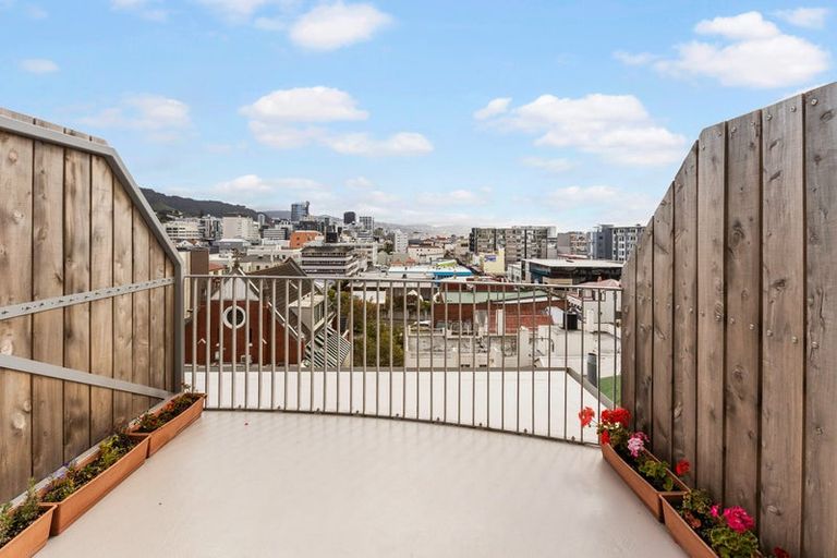 Photo of property in Qba Apartments, 4p/51 Webb Street, Mount Cook, Wellington, 6011