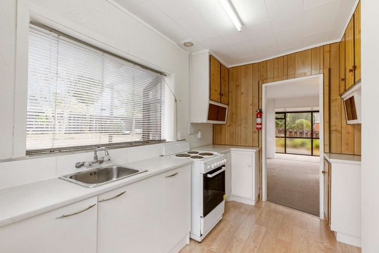Photo of property in 1/5 Eyre Street, Henderson, Auckland, 0612