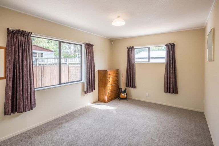 Photo of property in 92 Queens Road, Waikanae Beach, Waikanae, 5036