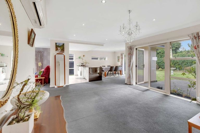 Photo of property in 12 Ruru Place, Levin, 5510