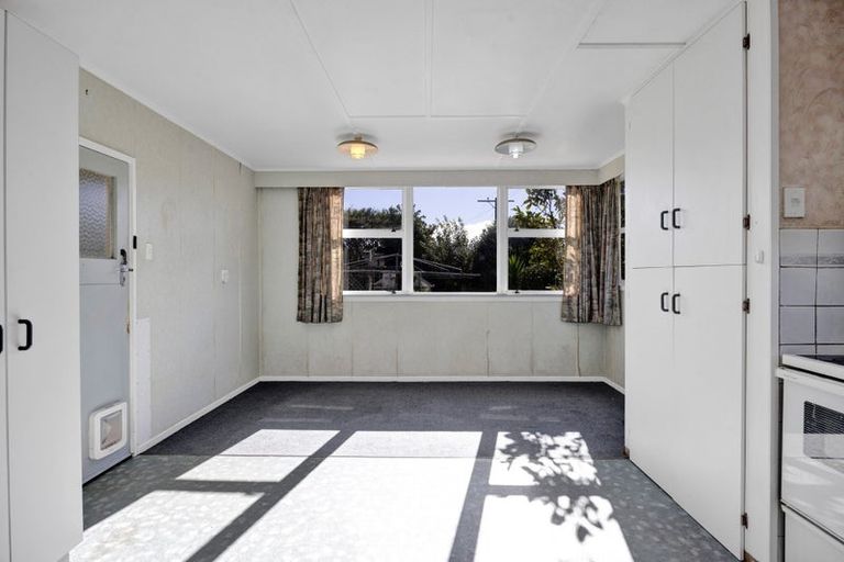 Photo of property in 124 Glover Road, Hawera, 4610