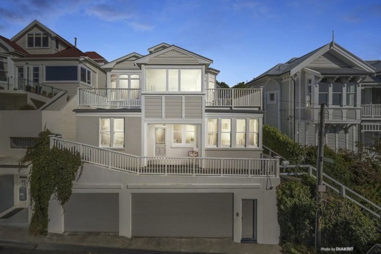 Photo of property in 18 Central Terrace, Kelburn, Wellington, 6012