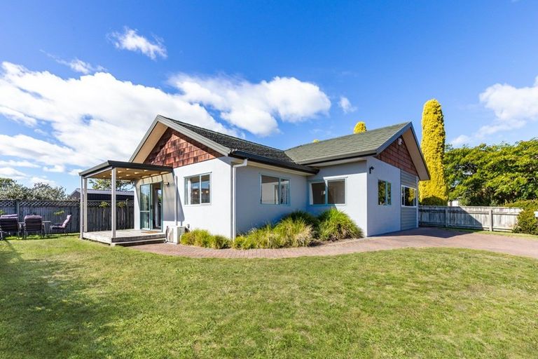Photo of property in 4 Aubrey Crescent, Rainbow Point, Taupo, 3330