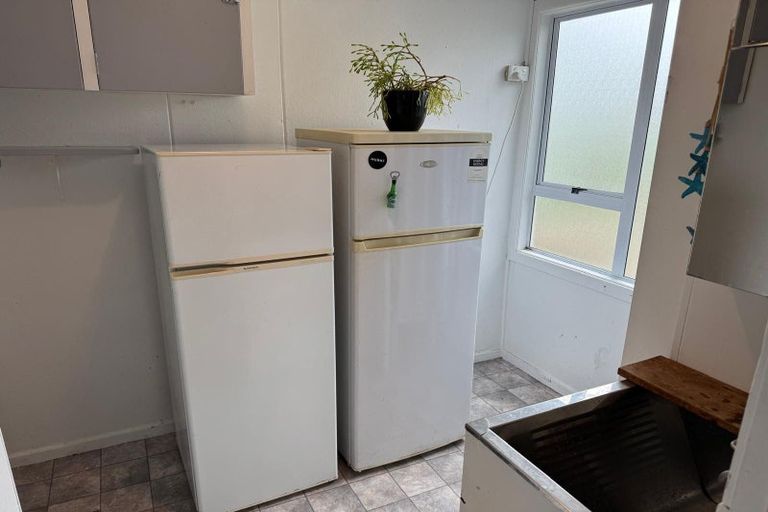 Photo of property in 52 Fifth Avenue, Urenui, 4377