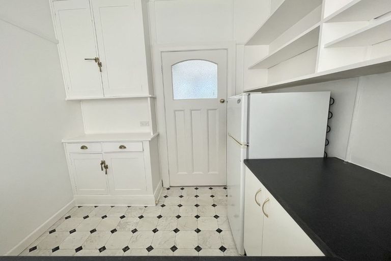 Photo of property in 3/136 Evans Bay Parade, Roseneath, Wellington, 6021