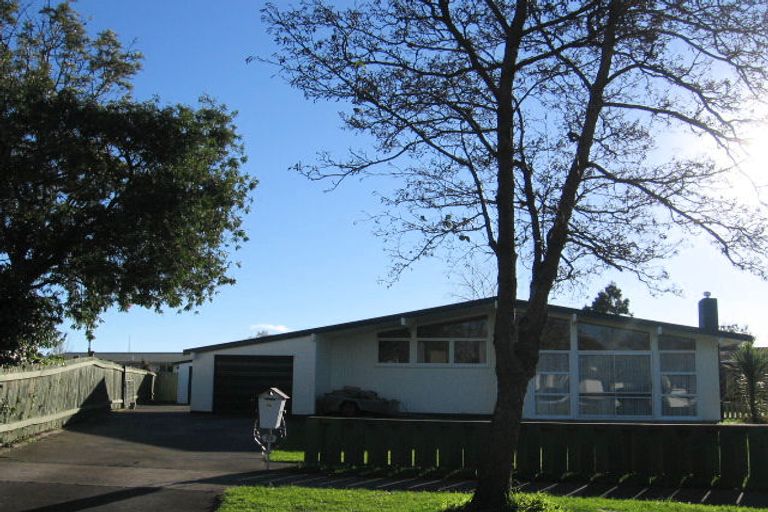 Photo of property in 33 Saturn Crescent, Milson, Palmerston North, 4414