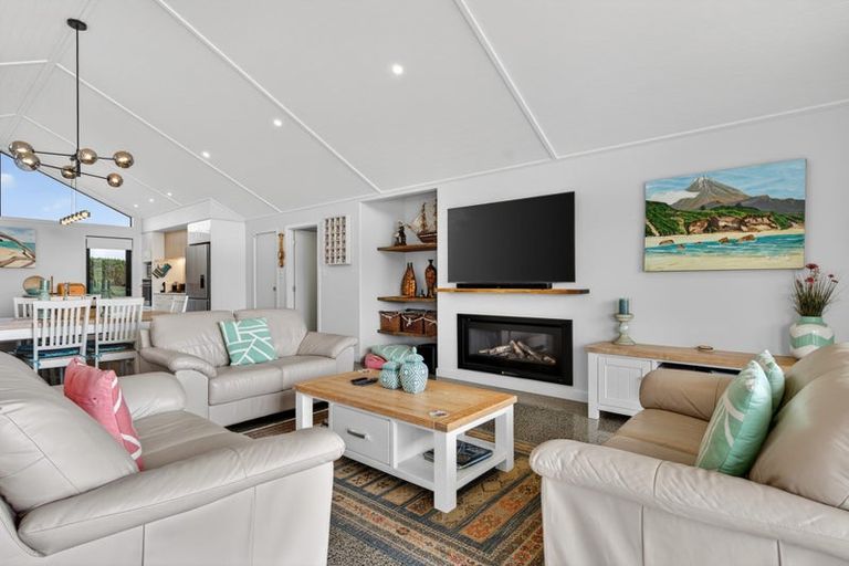 Photo of property in 29 Daniel Parade, Mangawhai, 0975