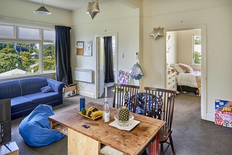 Photo of property in 151 Kelburn Parade, Kelburn, Wellington, 6012