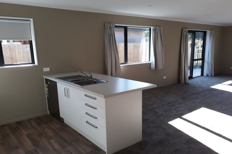 Photo of property in 27 Miromiro Street, Broomfield, Christchurch, 8042