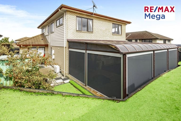 Photo of property in 10 Terrasini Drive, Flat Bush, Auckland, 2019
