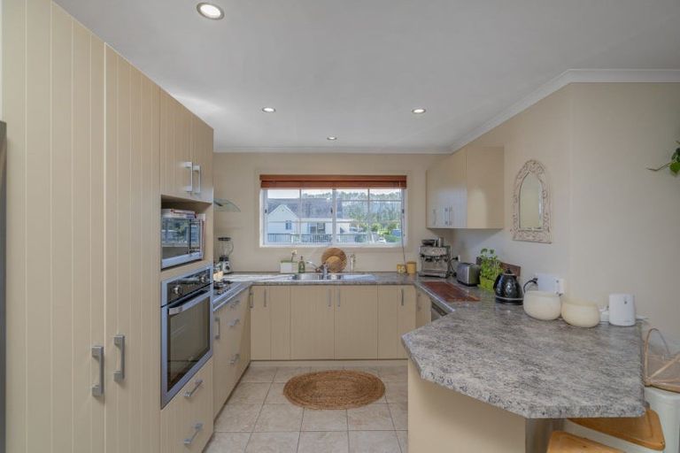 Photo of property in 5 Wells Place, Whitianga, 3510