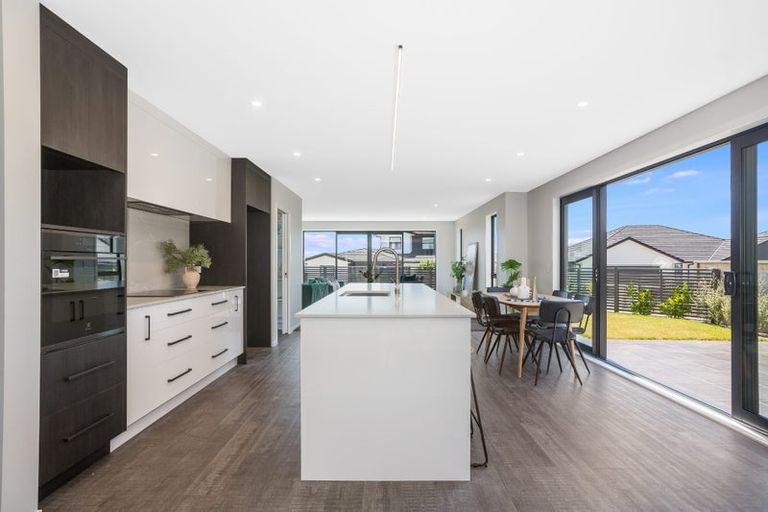 Photo of property in 2b Kaiaho Close, Aotea, Porirua, 5024