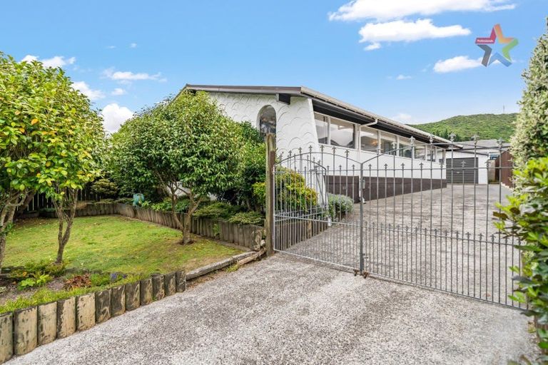 Photo of property in 325 Wellington Road, Wainuiomata, Lower Hutt, 5014