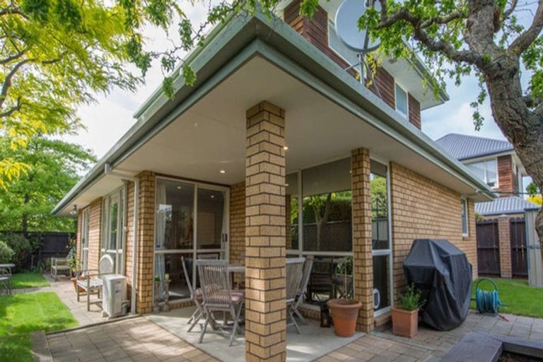 Photo of property in 6b Kelson Lane, Ilam, Christchurch, 8041