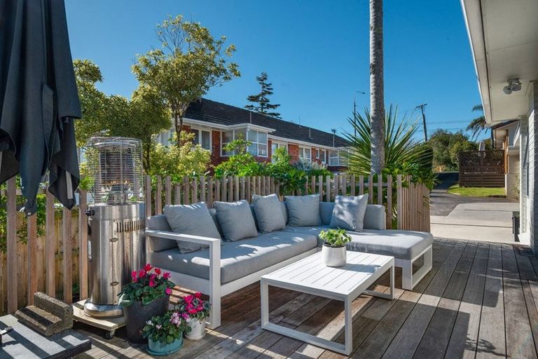 Photo of property in 2/193 Lake Road, Belmont, Auckland, 0622