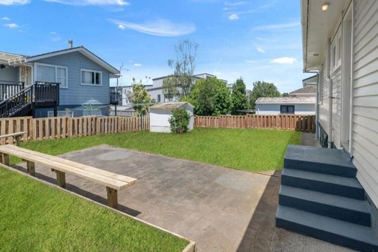 Photo of property in 355 Pakuranga Road, Pakuranga Heights, Auckland, 2010