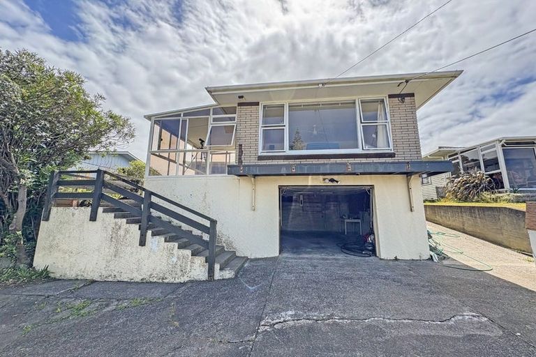 Photo of property in 140 Cornfoot Street, Castlecliff, Whanganui, 4501