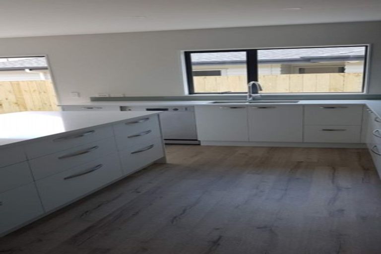 Photo of property in 115 Karepiro Drive, Stanmore Bay, Whangaparaoa, 0932