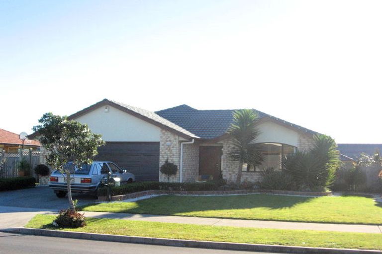 Photo of property in 15 Blackwood Drive, Wattle Downs, Auckland, 2103