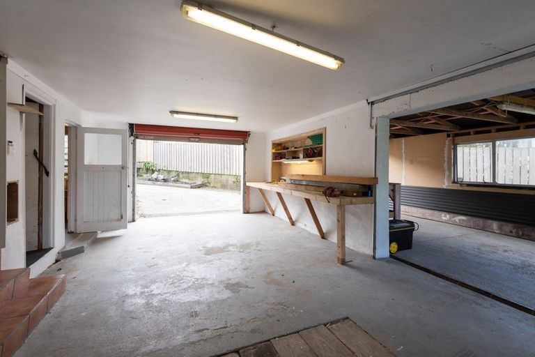 Photo of property in 77 Ironside Road, Johnsonville, Wellington, 6037