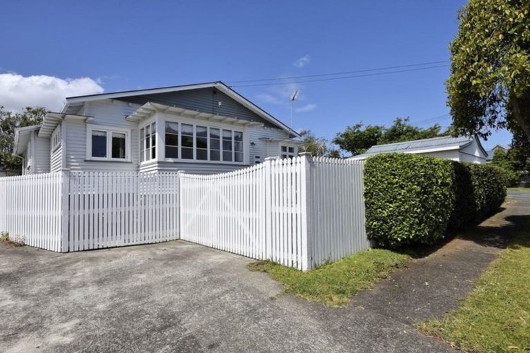 Photo of property in 19 Harlston Road, Mount Albert, Auckland, 1025