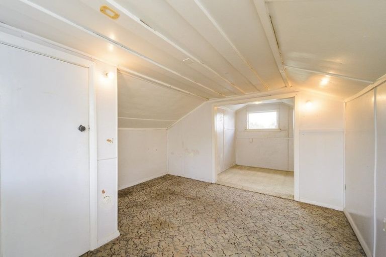 Photo of property in 11 Rosalie Terrace, Kelvin Grove, Palmerston North, 4414