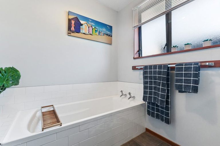 Photo of property in 1/119 Withells Road, Avonhead, Christchurch, 8042