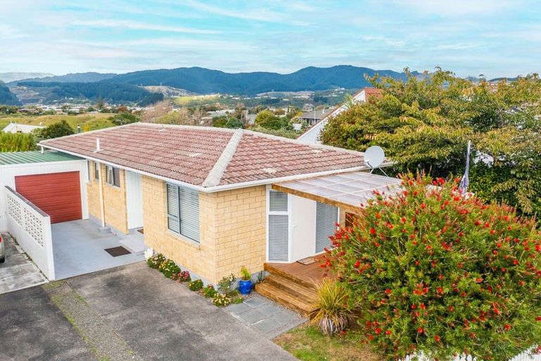 Photo of property in 2/16 Anaru Street, Raumati Beach, Paraparaumu, 5032