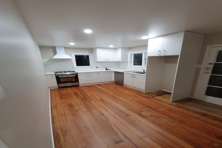 Photo of property in 6 Aotea Road, Glen Eden, Auckland, 0602