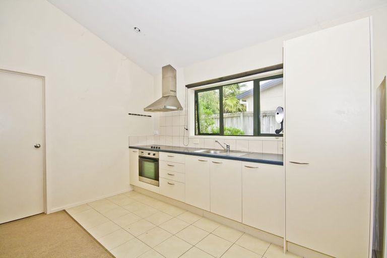 Photo of property in 28a Kamara Road, Glen Eden, Auckland, 0602