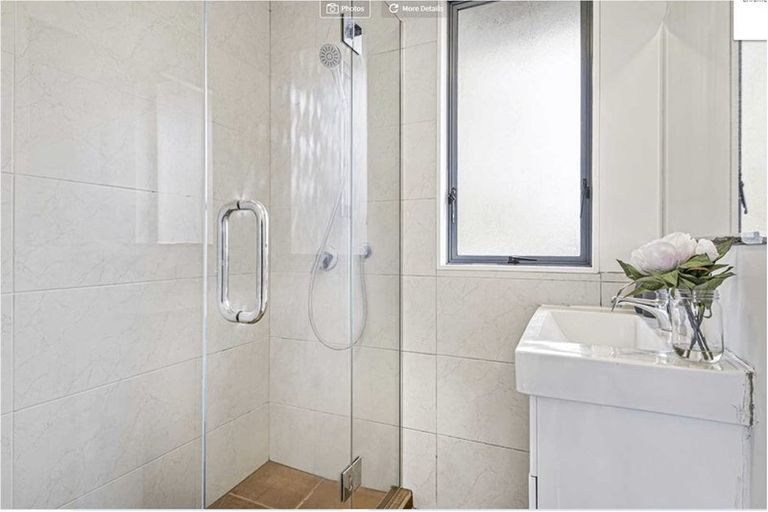 Photo of property in 1 Stephen Avenue, Henderson, Auckland, 0610