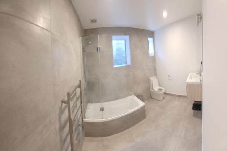 Photo of property in 235b Titirangi Road, Titirangi, Auckland, 0604