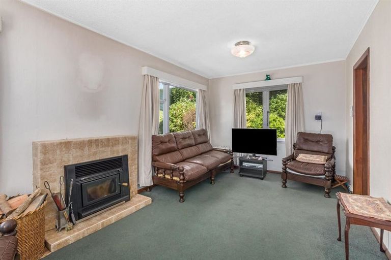 Photo of property in 41 Hampton Hill Road, Tawa, Wellington, 5028