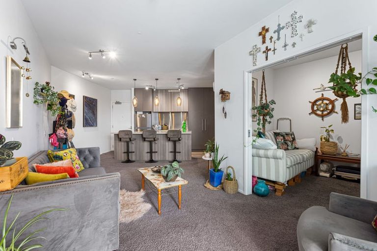 Photo of property in 415/11 Tamariki Avenue, Kelston, Auckland, 0602