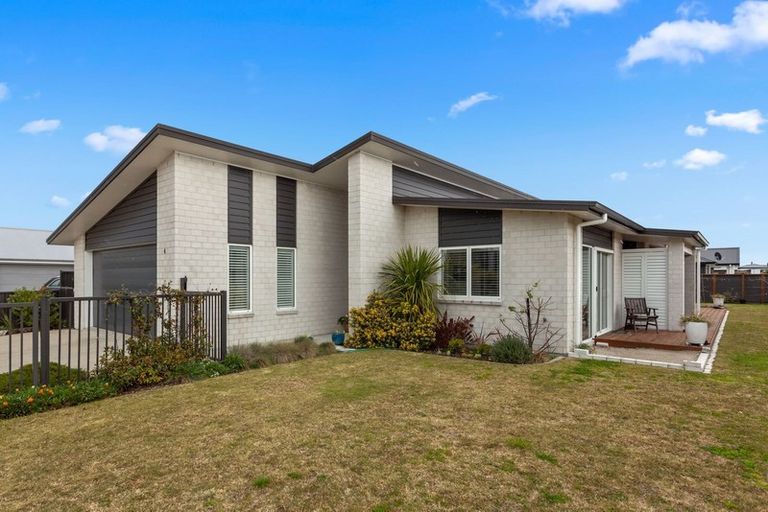 Photo of property in 4 Harry Court, Ohope, 3121