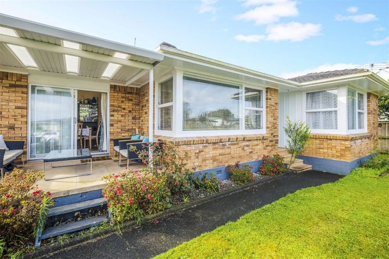 Photo of property in 18 Royal Arch Place, Rosehill, Papakura, 2113
