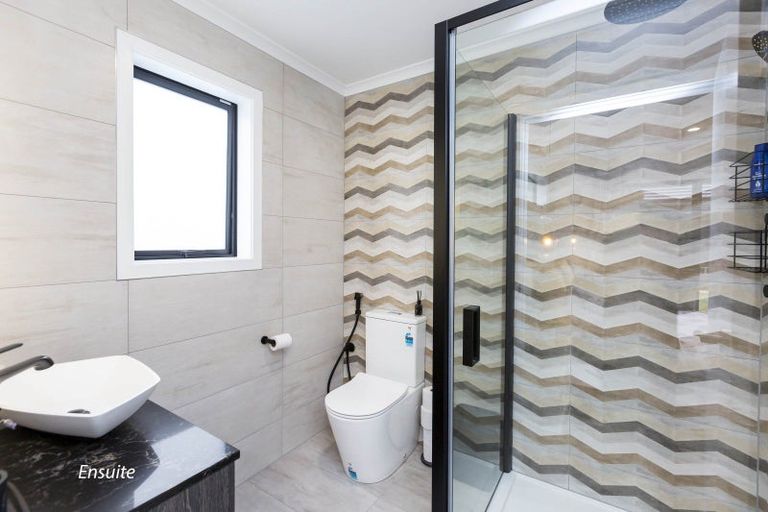 Photo of property in 11 Buddle Road, Wallaceville, Upper Hutt, 5018