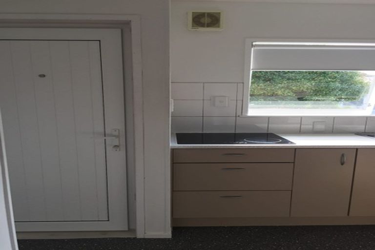 Photo of property in 71 Vandeleur Avenue, Birkdale, Auckland, 0626