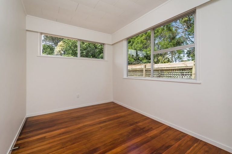 Photo of property in 13 Normanton Street, Glenfield, Auckland, 0629