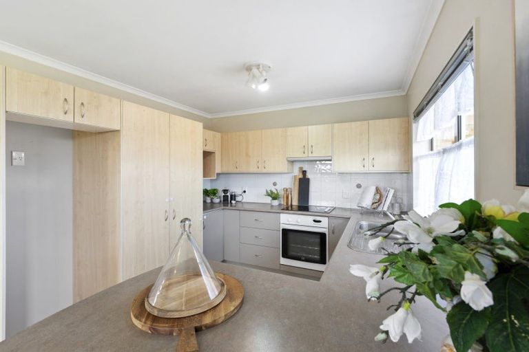 Photo of property in 37 Milson Drive, Papakura, 2110